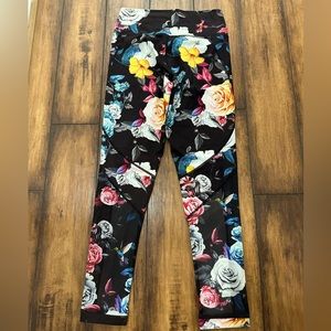 Zyia Black Floral Mesh Light N Tight - 7/8 Length Size 6-8